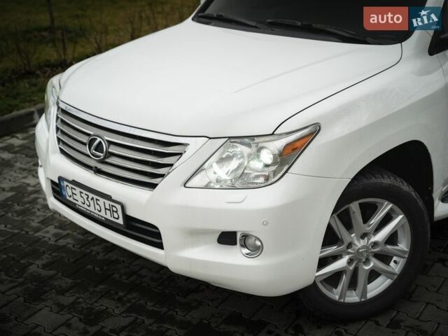 Белый Лексус ЛХ, объемом двигателя 5.66 л и пробегом 200 тыс. км за 24000 $, фото 10 на Automoto.ua