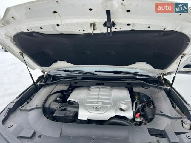 Білий Лексус ЛХ, об'ємом двигуна 5.66 л та пробігом 290 тис. км за 29700 $, фото 16 на Automoto.ua