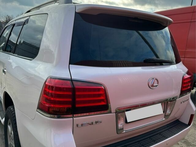 Білий Лексус ЛХ, об'ємом двигуна 5.7 л та пробігом 212 тис. км за 25000 $, фото 3 на Automoto.ua