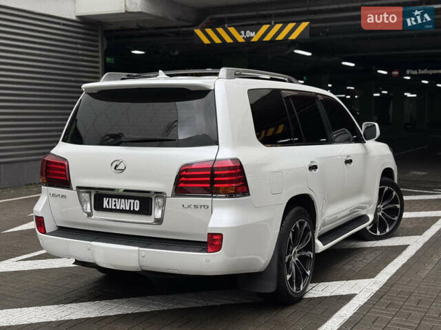 Білий Лексус ЛХ, об'ємом двигуна 5.7 л та пробігом 268 тис. км за 24000 $, фото 5 на Automoto.ua