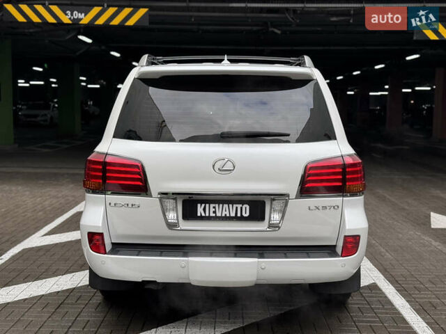 Білий Лексус ЛХ, об'ємом двигуна 5.7 л та пробігом 268 тис. км за 24000 $, фото 7 на Automoto.ua
