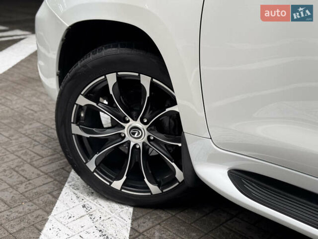 Білий Лексус ЛХ, об'ємом двигуна 5.7 л та пробігом 268 тис. км за 24000 $, фото 16 на Automoto.ua