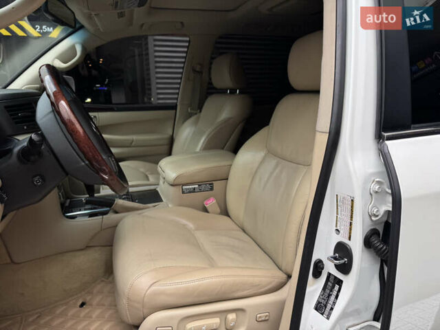 Білий Лексус ЛХ, об'ємом двигуна 5.7 л та пробігом 268 тис. км за 24000 $, фото 38 на Automoto.ua