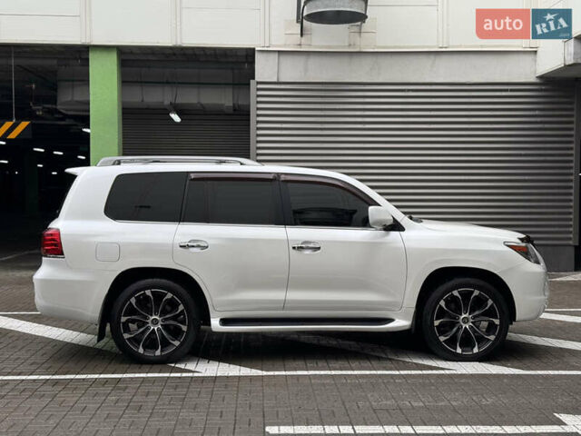 Білий Лексус ЛХ, об'ємом двигуна 5.7 л та пробігом 268 тис. км за 24000 $, фото 11 на Automoto.ua