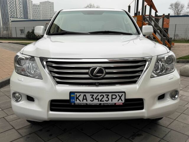 Білий Лексус ЛХ, об'ємом двигуна 5.7 л та пробігом 206 тис. км за 25555 $, фото 4 на Automoto.ua