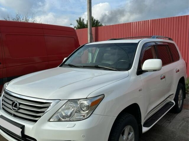 Білий Лексус ЛХ, об'ємом двигуна 5.7 л та пробігом 212 тис. км за 25000 $, фото 1 на Automoto.ua