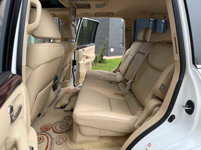 Білий Лексус ЛХ, об'ємом двигуна 5.7 л та пробігом 206 тис. км за 25555 $, фото 14 на Automoto.ua