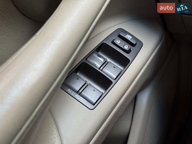 Білий Лексус ЛХ, об'ємом двигуна 5.7 л та пробігом 268 тис. км за 24000 $, фото 33 на Automoto.ua