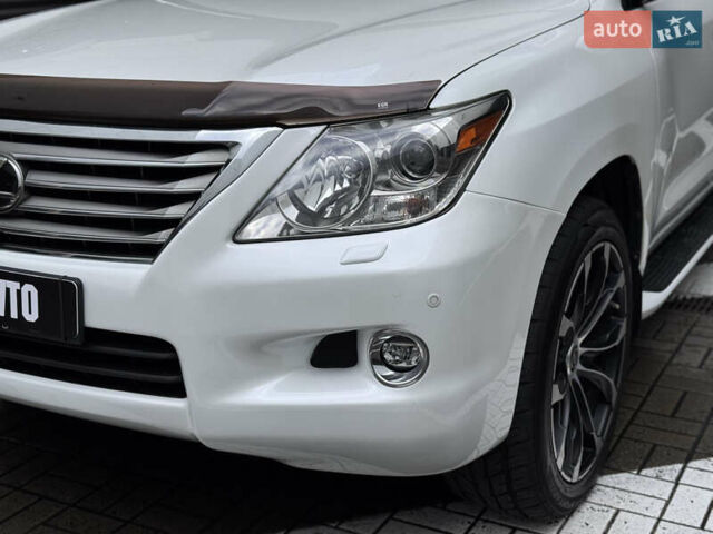 Білий Лексус ЛХ, об'ємом двигуна 5.7 л та пробігом 268 тис. км за 24000 $, фото 12 на Automoto.ua