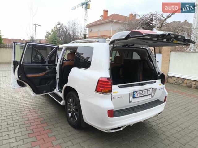 Белый Лексус ЛХ, объемом двигателя 5.7 л и пробегом 169 тыс. км за 37999 $, фото 9 на Automoto.ua