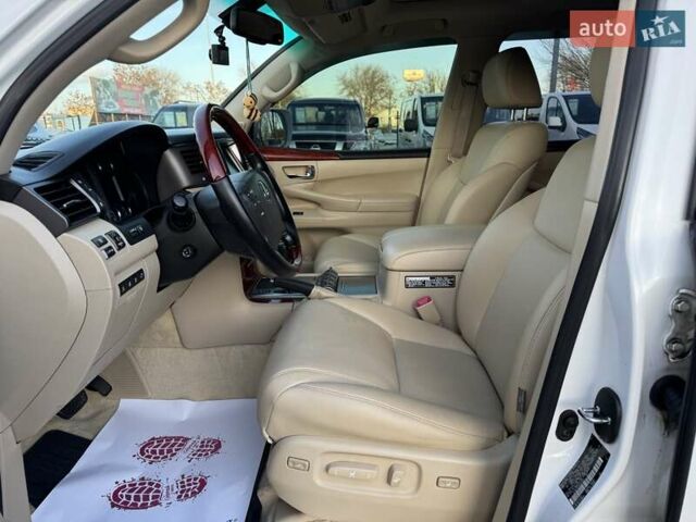 Білий Лексус ЛХ, об'ємом двигуна 5.66 л та пробігом 208 тис. км за 24500 $, фото 13 на Automoto.ua