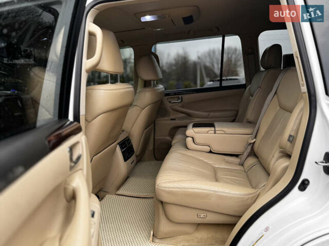 Белый Лексус ЛХ, объемом двигателя 5.66 л и пробегом 287 тыс. км за 28900 $, фото 17 на Automoto.ua