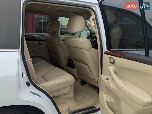 Белый Лексус ЛХ, объемом двигателя 5.7 л и пробегом 260 тыс. км за 24000 $, фото 21 на Automoto.ua