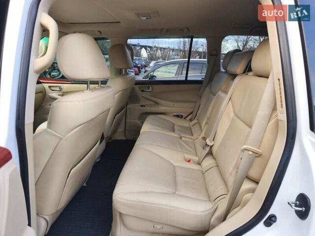 Белый Лексус ЛХ, объемом двигателя 5.66 л и пробегом 208 тыс. км за 25500 $, фото 12 на Automoto.ua