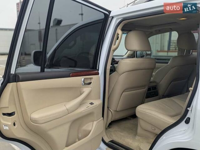 Белый Лексус ЛХ, объемом двигателя 5.7 л и пробегом 260 тыс. км за 24000 $, фото 19 на Automoto.ua