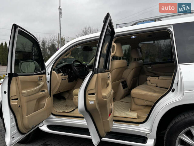 Белый Лексус ЛХ, объемом двигателя 5.66 л и пробегом 287 тыс. км за 28900 $, фото 13 на Automoto.ua