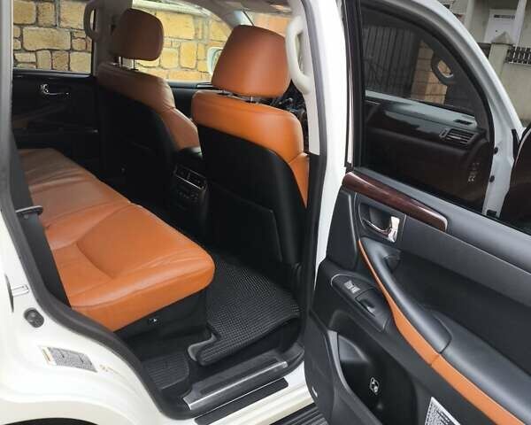 Белый Лексус ЛХ, объемом двигателя 5.7 л и пробегом 169 тыс. км за 37999 $, фото 22 на Automoto.ua