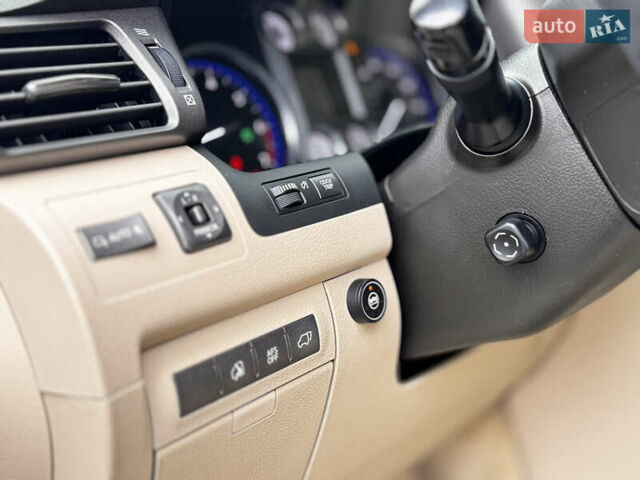 Белый Лексус ЛХ, объемом двигателя 5.66 л и пробегом 287 тыс. км за 28900 $, фото 11 на Automoto.ua