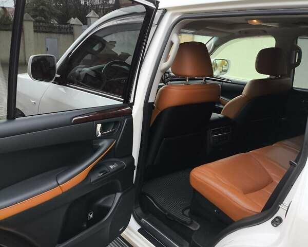 Белый Лексус ЛХ, объемом двигателя 5.7 л и пробегом 169 тыс. км за 37999 $, фото 25 на Automoto.ua