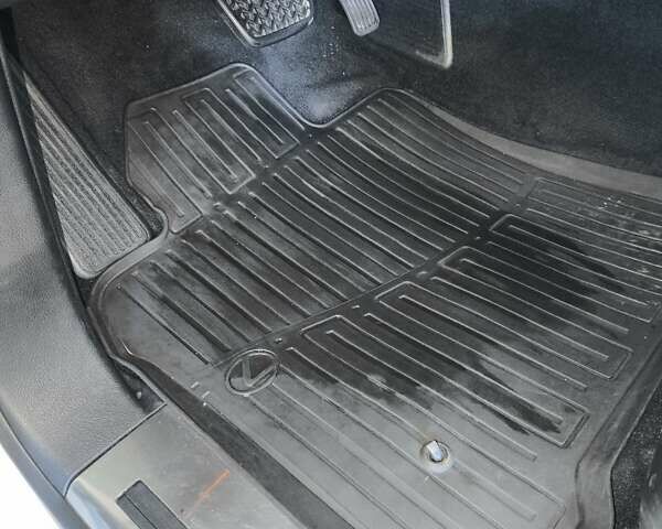 Белый Лексус ЛХ, объемом двигателя 5.7 л и пробегом 169 тыс. км за 37999 $, фото 33 на Automoto.ua