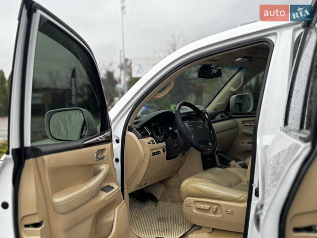 Белый Лексус ЛХ, объемом двигателя 5.66 л и пробегом 287 тыс. км за 28900 $, фото 12 на Automoto.ua