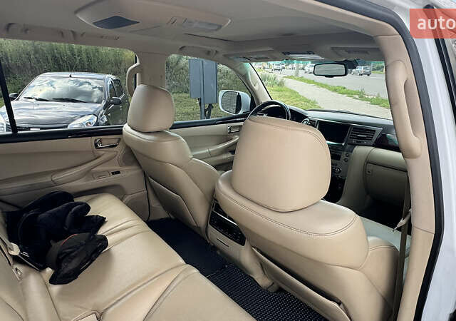 Белый Лексус ЛХ, объемом двигателя 5.66 л и пробегом 173 тыс. км за 30500 $, фото 14 на Automoto.ua