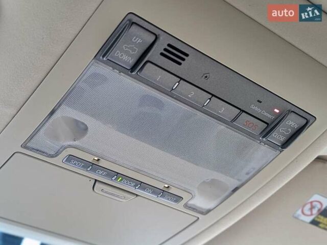 Белый Лексус ЛХ, объемом двигателя 5.7 л и пробегом 260 тыс. км за 24000 $, фото 28 на Automoto.ua