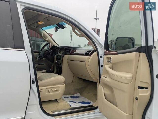 Белый Лексус ЛХ, объемом двигателя 5.7 л и пробегом 260 тыс. км за 24000 $, фото 8 на Automoto.ua