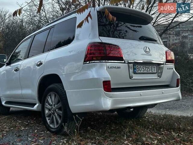 Белый Лексус ЛХ, объемом двигателя 5.66 л и пробегом 333 тыс. км за 24777 $, фото 11 на Automoto.ua