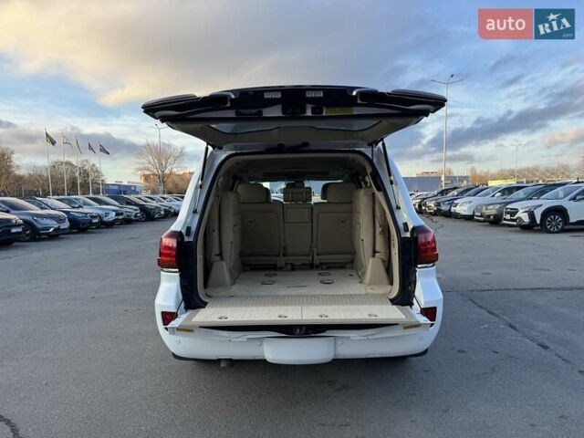 Білий Лексус ЛХ, об'ємом двигуна 5.66 л та пробігом 208 тис. км за 24500 $, фото 8 на Automoto.ua