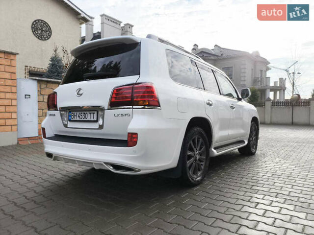 Белый Лексус ЛХ, объемом двигателя 5.7 л и пробегом 169 тыс. км за 37999 $, фото 6 на Automoto.ua