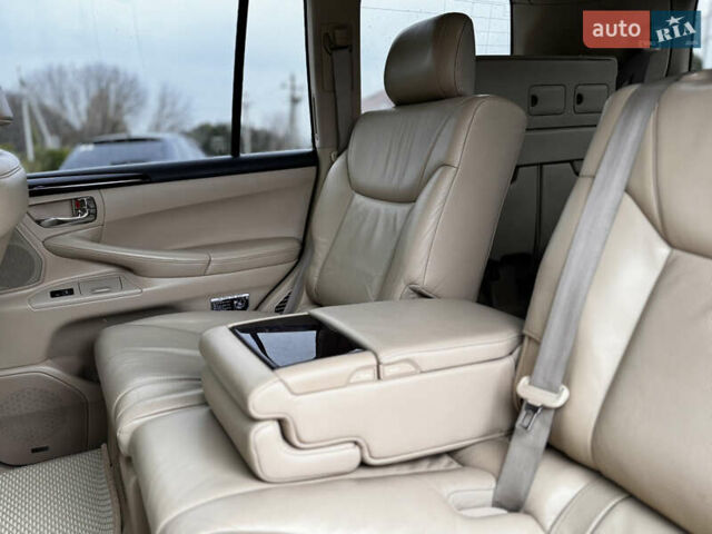 Белый Лексус ЛХ, объемом двигателя 5.66 л и пробегом 287 тыс. км за 28900 $, фото 5 на Automoto.ua