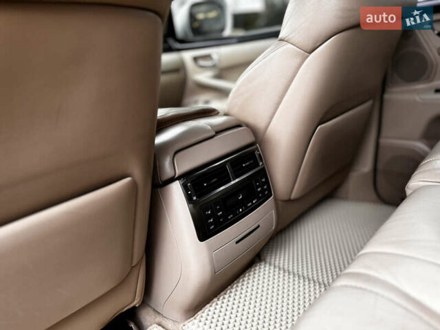 Белый Лексус ЛХ, объемом двигателя 5.66 л и пробегом 287 тыс. км за 28900 $, фото 15 на Automoto.ua