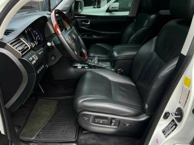 Білий Лексус ЛХ, об'ємом двигуна 5.7 л та пробігом 250 тис. км за 27900 $, фото 20 на Automoto.ua