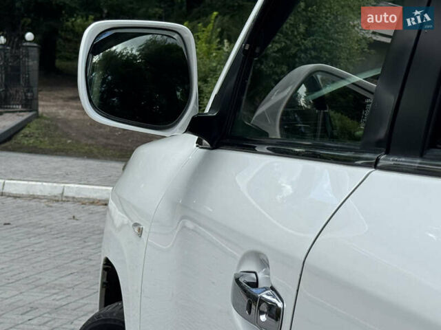 Білий Лексус ЛХ, об'ємом двигуна 5.66 л та пробігом 202 тис. км за 25500 $, фото 47 на Automoto.ua