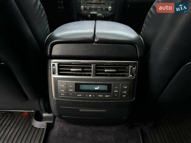 Белый Лексус ЛХ, объемом двигателя 5.66 л и пробегом 250 тыс. км за 26900 $, фото 25 на Automoto.ua