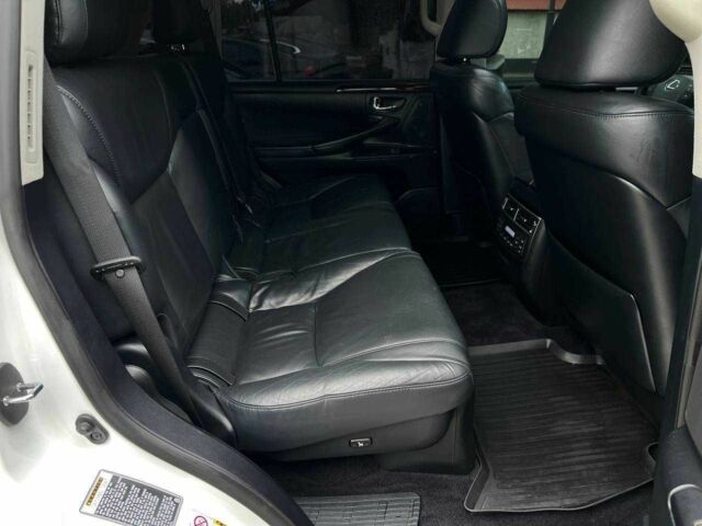 Білий Лексус ЛХ, об'ємом двигуна 5.7 л та пробігом 250 тис. км за 27900 $, фото 10 на Automoto.ua