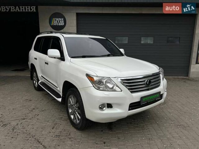 Белый Лексус ЛХ, объемом двигателя 5.66 л и пробегом 250 тыс. км за 26900 $, фото 4 на Automoto.ua