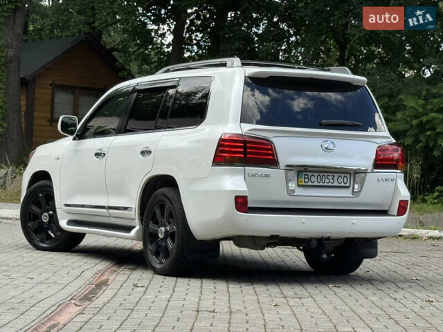 Білий Лексус ЛХ, об'ємом двигуна 5.66 л та пробігом 202 тис. км за 25500 $, фото 39 на Automoto.ua