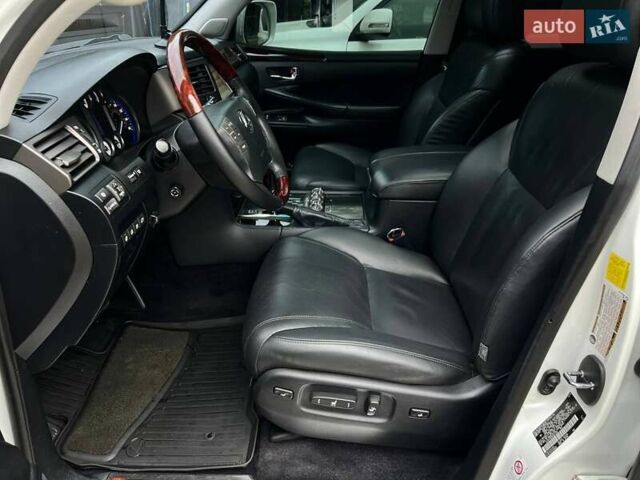 Белый Лексус ЛХ, объемом двигателя 5.66 л и пробегом 250 тыс. км за 26900 $, фото 17 на Automoto.ua