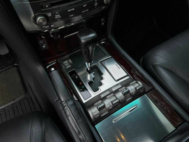 Білий Лексус ЛХ, об'ємом двигуна 5.7 л та пробігом 250 тис. км за 27900 $, фото 16 на Automoto.ua