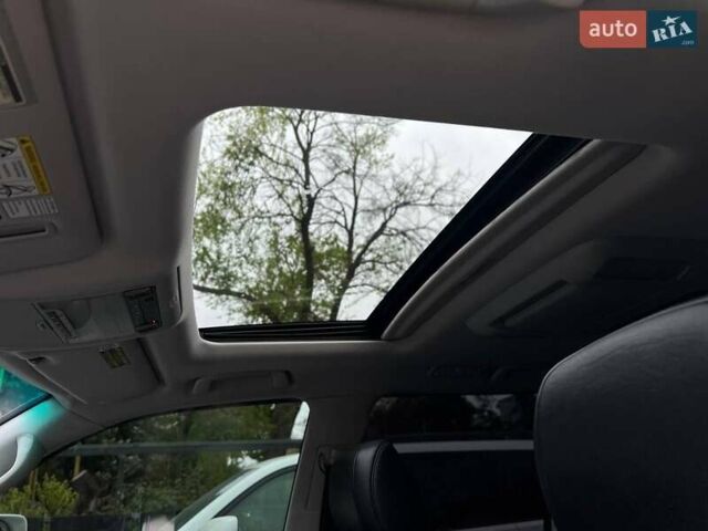 Белый Лексус ЛХ, объемом двигателя 5.66 л и пробегом 250 тыс. км за 26900 $, фото 14 на Automoto.ua