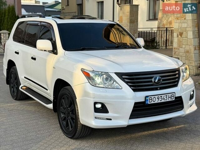 Белый Лексус ЛХ, объемом двигателя 5.66 л и пробегом 320 тыс. км за 29500 $, фото 8 на Automoto.ua
