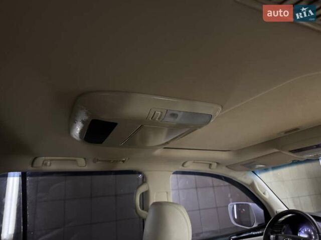 Белый Лексус ЛХ, объемом двигателя 5.66 л и пробегом 200 тыс. км за 33333 $, фото 46 на Automoto.ua