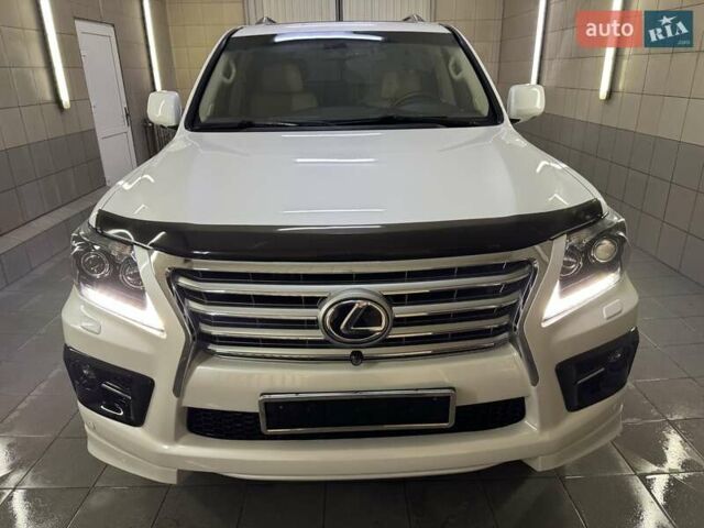 Белый Лексус ЛХ, объемом двигателя 5.66 л и пробегом 200 тыс. км за 33333 $, фото 33 на Automoto.ua