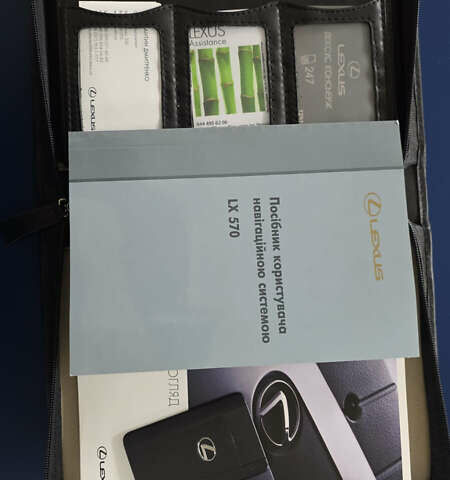 Белый Лексус ЛХ, объемом двигателя 5.66 л и пробегом 101 тыс. км за 47000 $, фото 14 на Automoto.ua