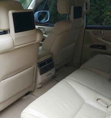 Белый Лексус ЛХ, объемом двигателя 5.66 л и пробегом 101 тыс. км за 47000 $, фото 9 на Automoto.ua