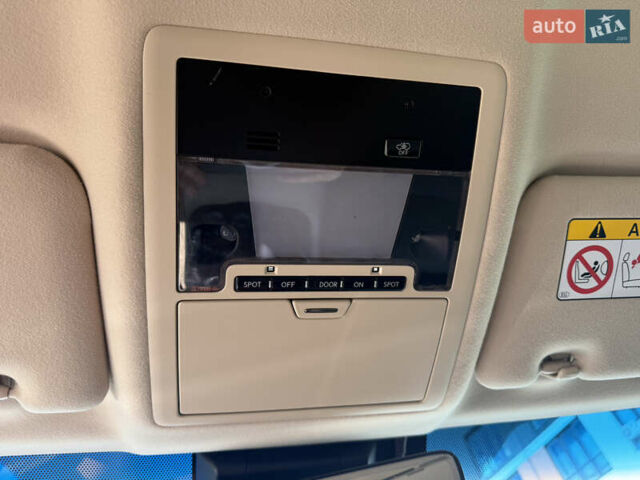 Белый Лексус ЛХ, объемом двигателя 4.46 л и пробегом 235 тыс. км за 56900 $, фото 19 на Automoto.ua