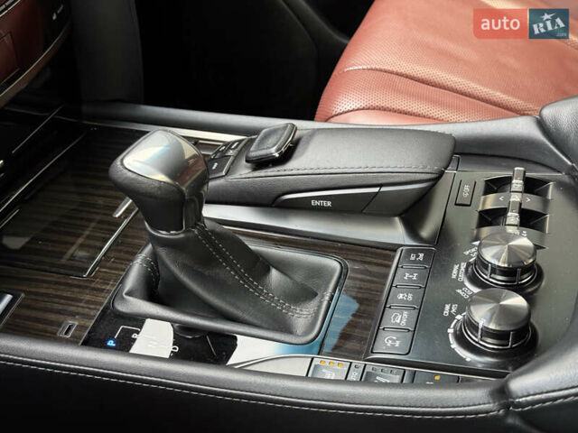 Білий Лексус ЛХ, об'ємом двигуна 4.5 л та пробігом 162 тис. км за 53950 $, фото 39 на Automoto.ua