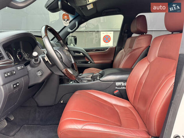 Білий Лексус ЛХ, об'ємом двигуна 4.5 л та пробігом 162 тис. км за 53950 $, фото 19 на Automoto.ua